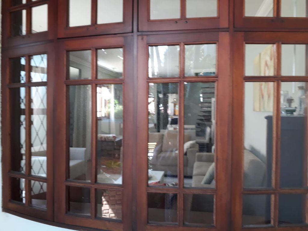 Imagem Sobrado com 4 Quartos à Venda, 286 m²em Vila Deodoro - São Paulo