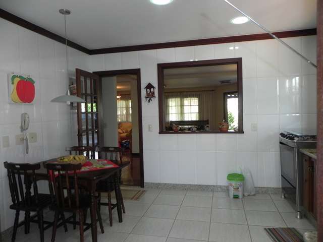 Imagem Casa com 4 Quartos à Venda, 570 m² em Várzea - Teresópolis