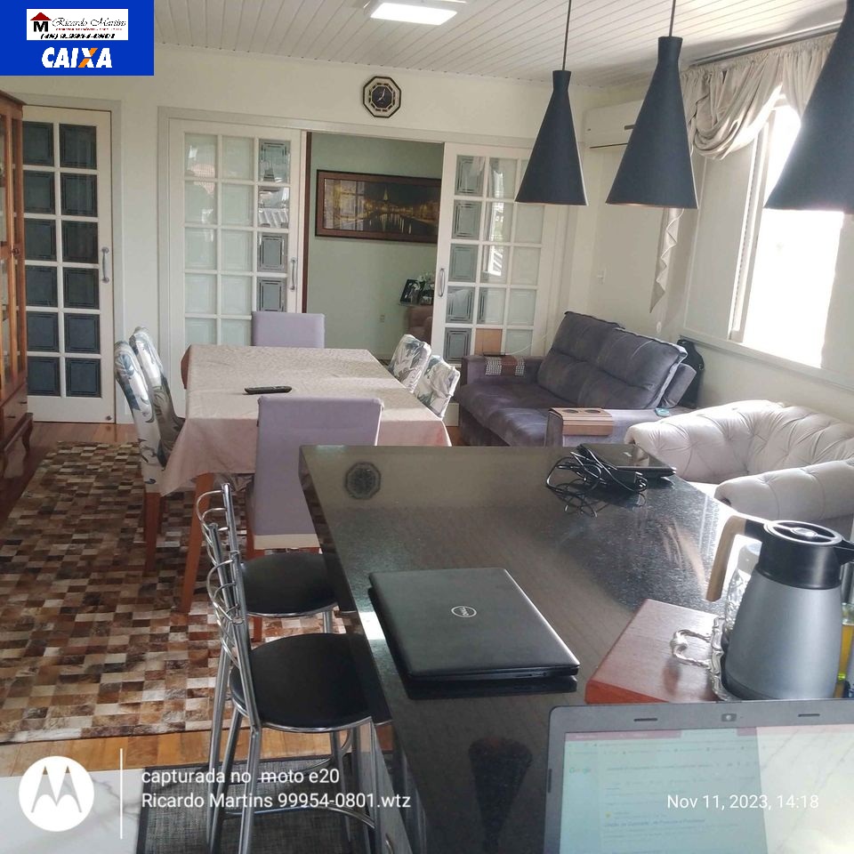 Imagem Casa com 3 Quartos à Venda, 180 m²em Jardim Angélica - Criciúma Imagem Casa com 3 Quartos à Venda, 180 m²em Jardim Angélica - Criciúma