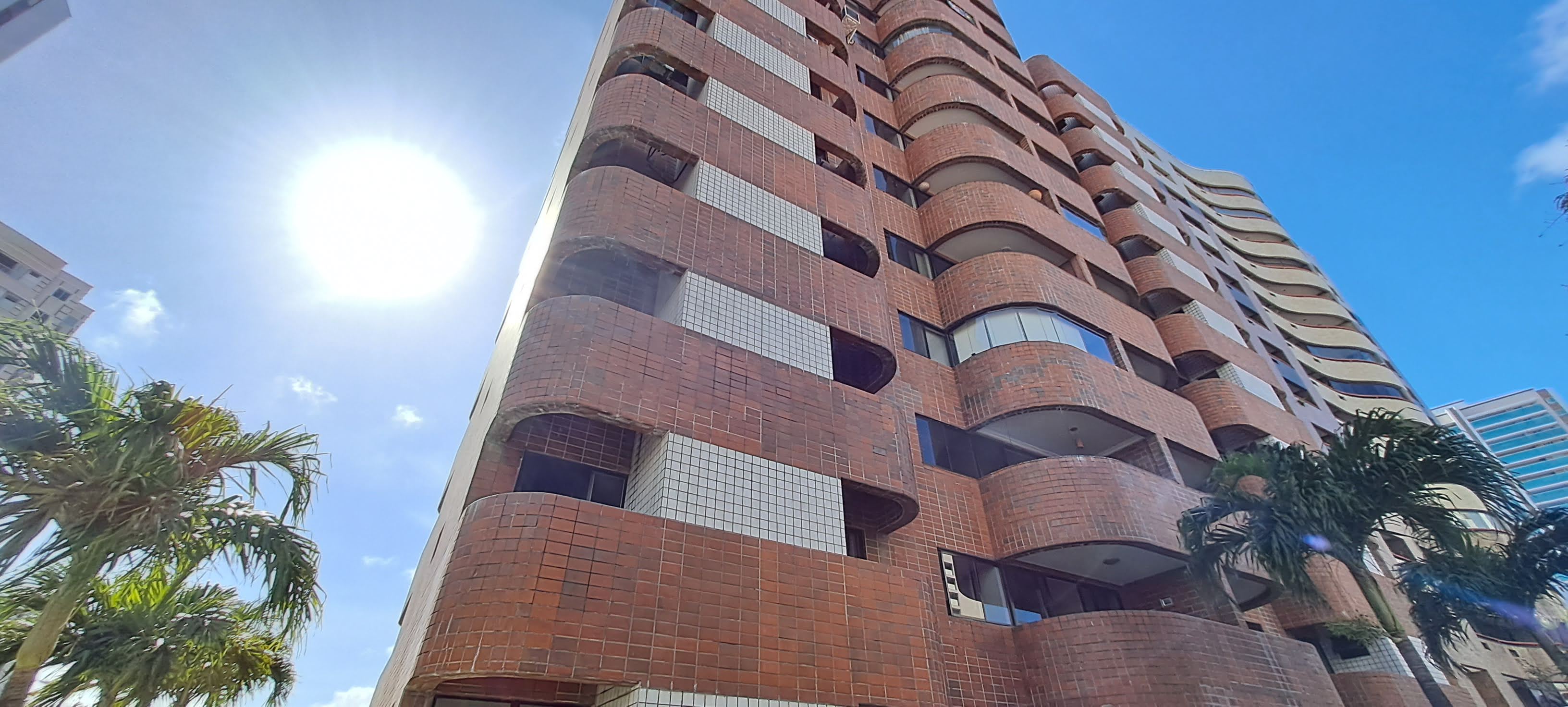 Apartamento com 3 Quartos à Venda, 150 m²em Guararapes - Fortaleza