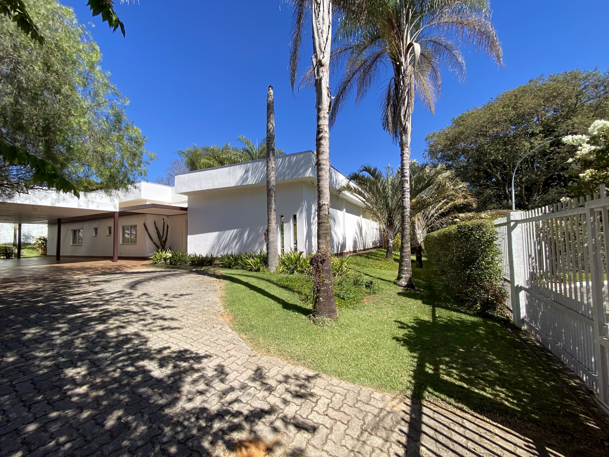 Imagem Casa de Condomínio com 4 Quartos à Venda ou Locação, 510 m²em Park Way - Brasília
