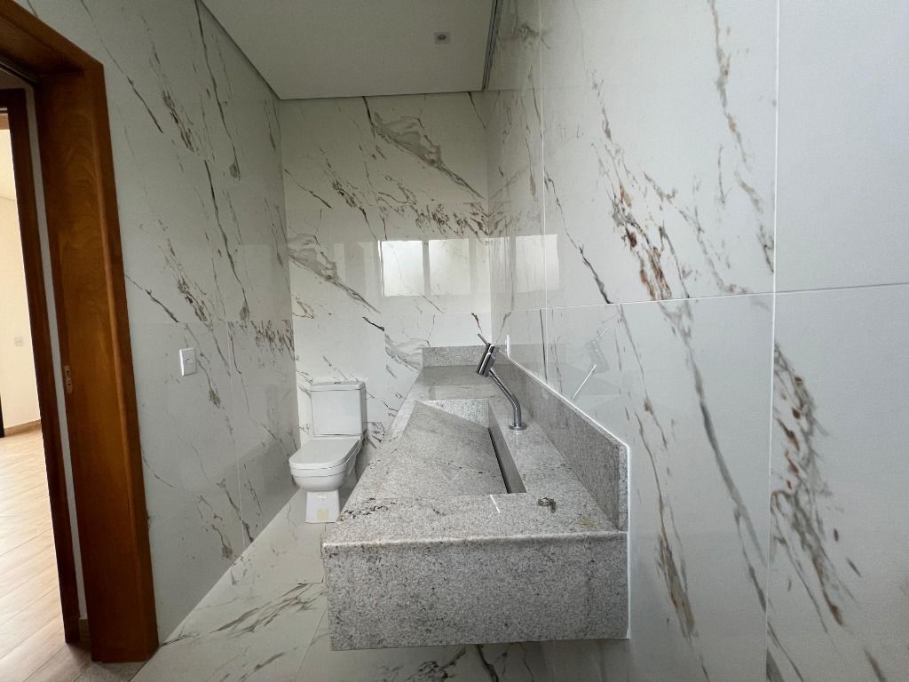 Imagem Casa de Condomínio com 4 Quartos à Venda, 260 m² em Várzea - Lagoa Santa Imagem Casa de Condomínio com 4 Quartos à Venda, 260 m² em Várzea - Lagoa Santa