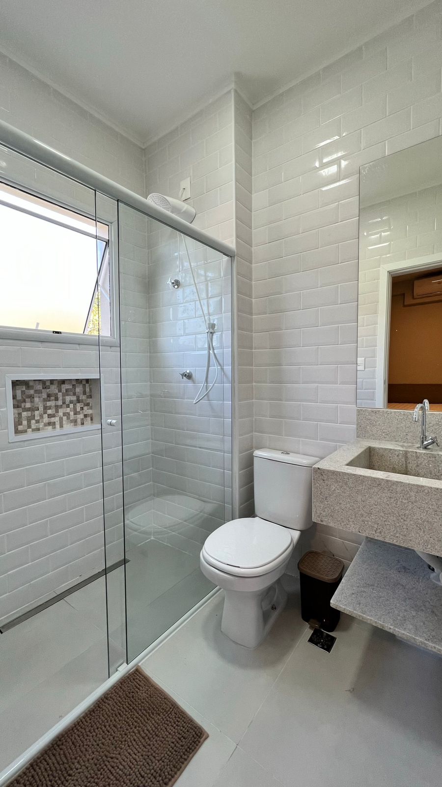 Imagem Casa de Condomínio com 2 Quartos para Alugar, 81 m²em São Lourenço - Bertioga Imagem Casa de Condomínio com 2 Quartos para Alugar, 81 m²em São Lourenço - Bertioga