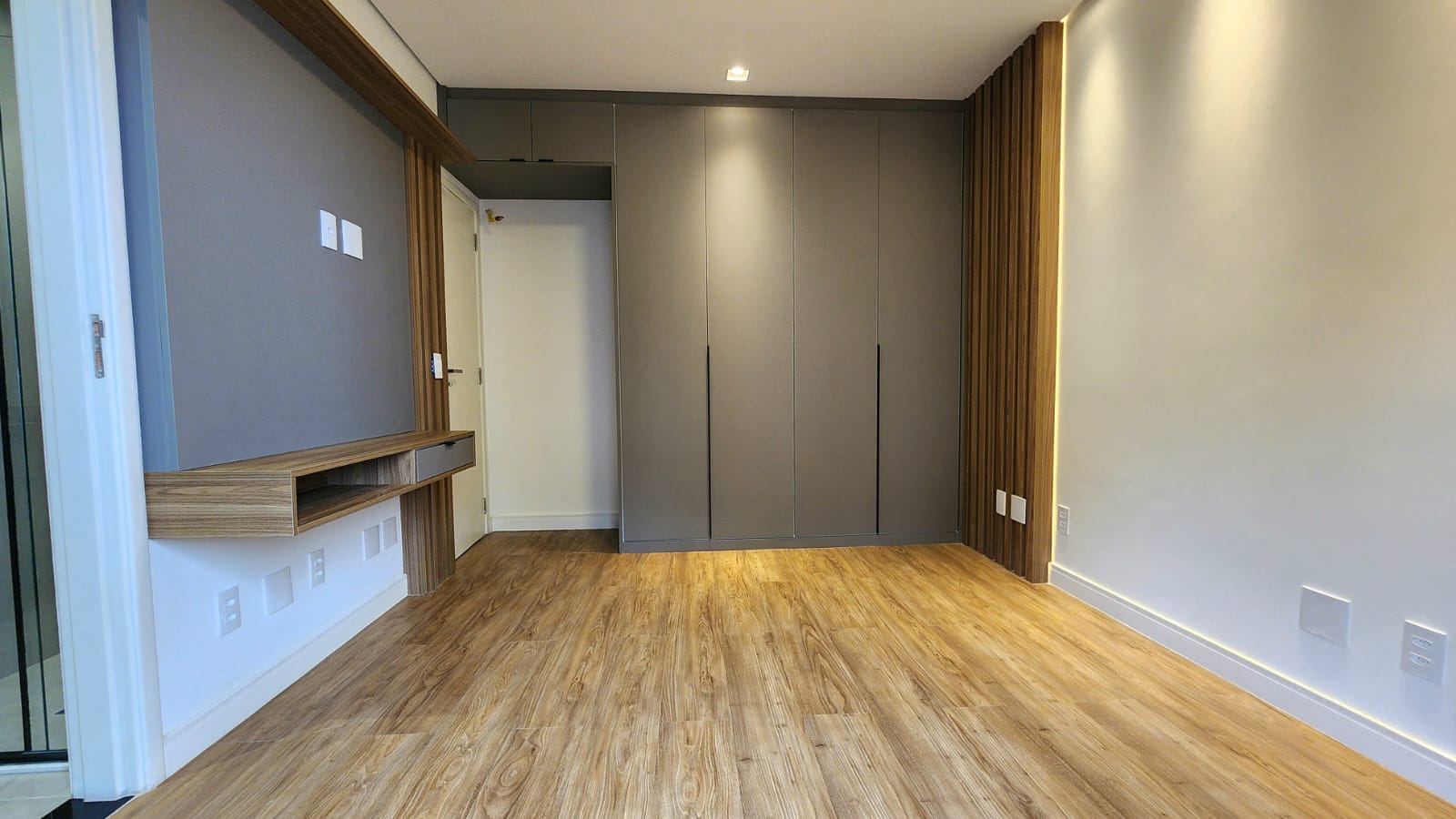 Imagem Apartamento com 4 Quartos à Venda, 251 m²em Pompéia - Santos