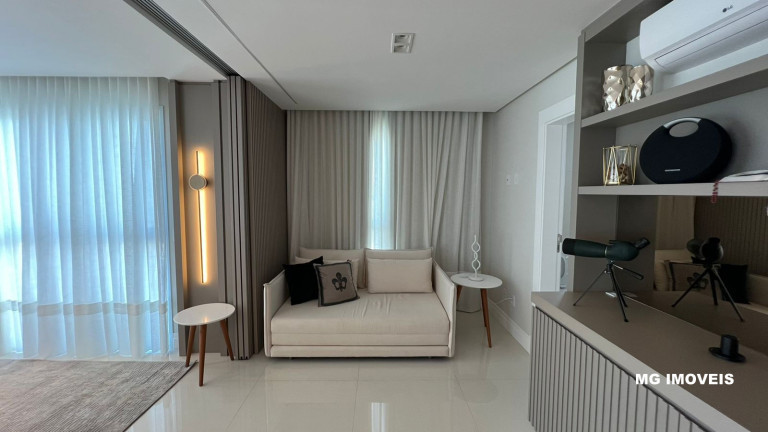 Imagem Apartamento com 3 Quartos à Venda, em Centro - Balneário Camboriú Imagem Apartamento com 3 Quartos à Venda, em Centro - Balneário Camboriú