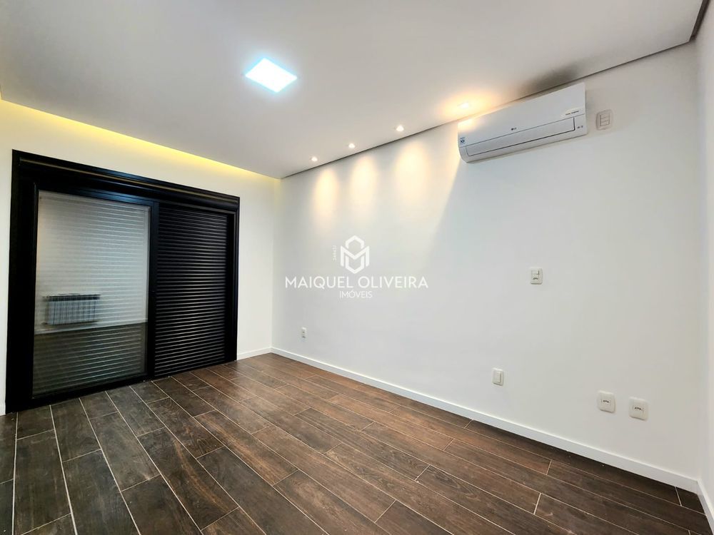 Imagem Casa de Condomínio com 3 Quartos para Alugar, 300 m²em Tomazetti - Santa Maria