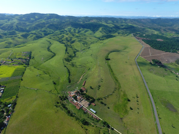 Imagem Fazenda à Venda, 400.529 HA em Parque Residencial Maria Elmira - Caçapava