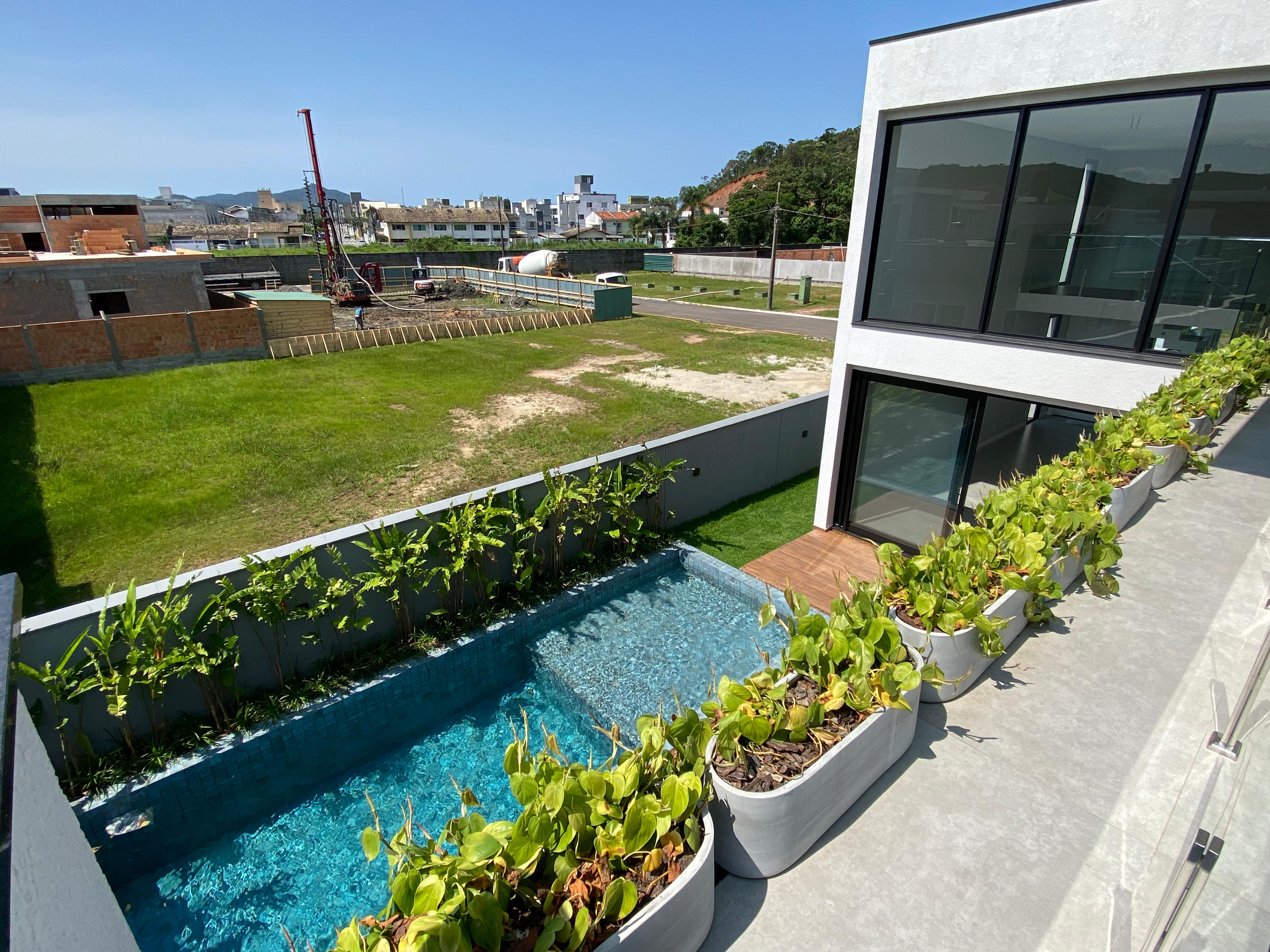 Imagem Casa com 4 Quartos à Venda, 370 m²em Santa Regina - Camboriú Imagem Casa com 4 Quartos à Venda, 370 m²em Santa Regina - Camboriú