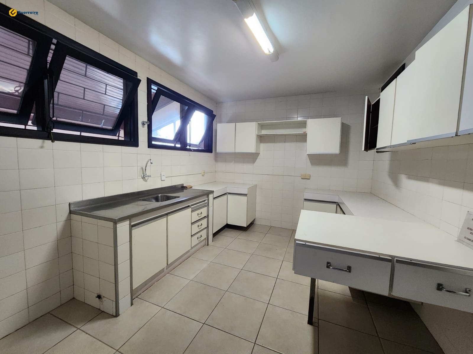 Imagem Casa com 3 Quartos à Venda, 190 m² em Trindade - Florianópolis Imagem Casa com 3 Quartos à Venda, 190 m² em Trindade - Florianópolis