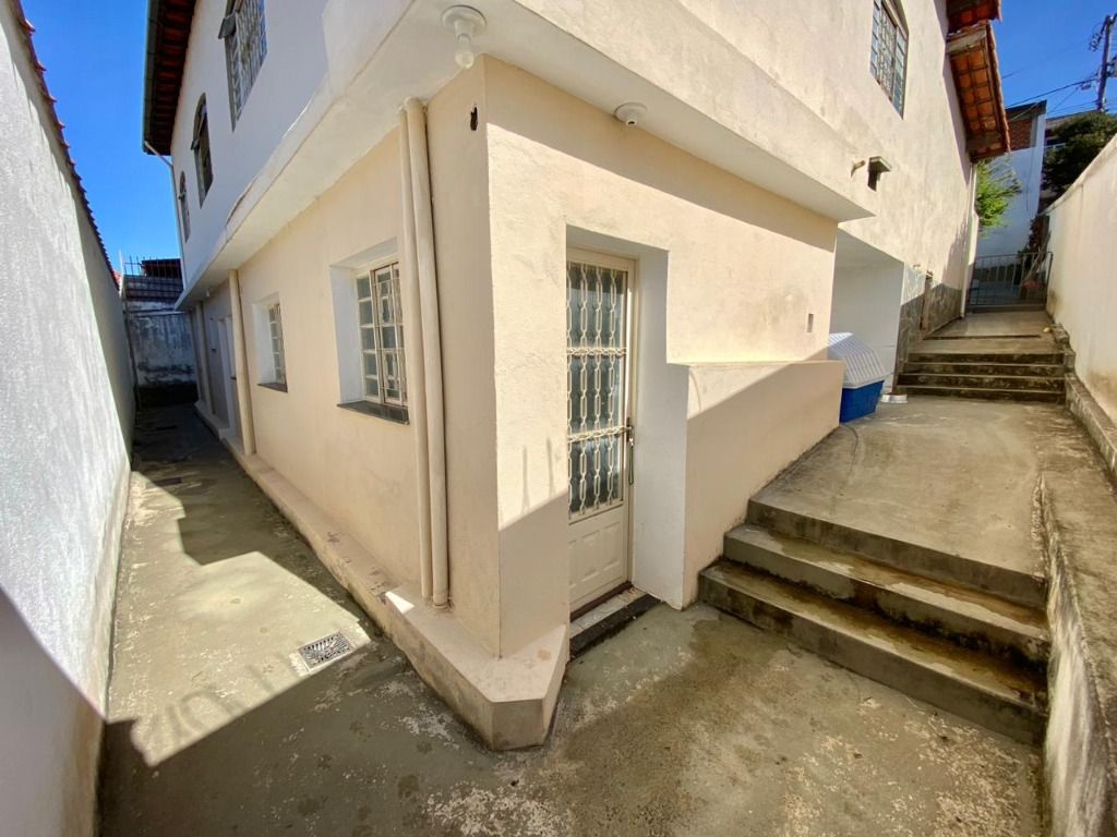 Imagem Casa com 3 Quartos à Venda, 250 m² em Santa Mônica - Belo Horizonte Imagem Casa com 3 Quartos à Venda, 250 m² em Santa Mônica - Belo Horizonte
