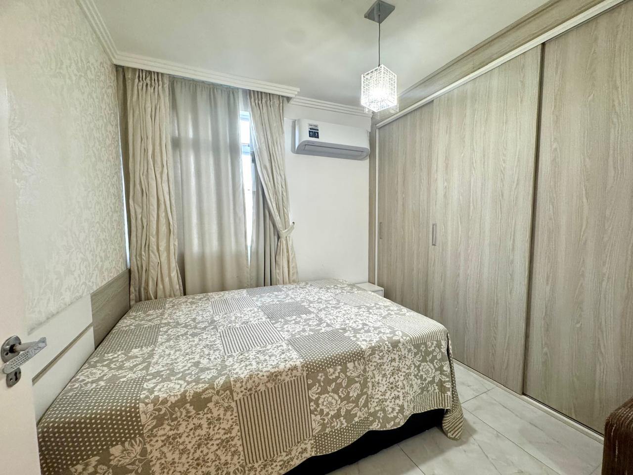Imagem Apartamento com 2 Quartos à Venda, 59 m² em Centro - Florianópolis