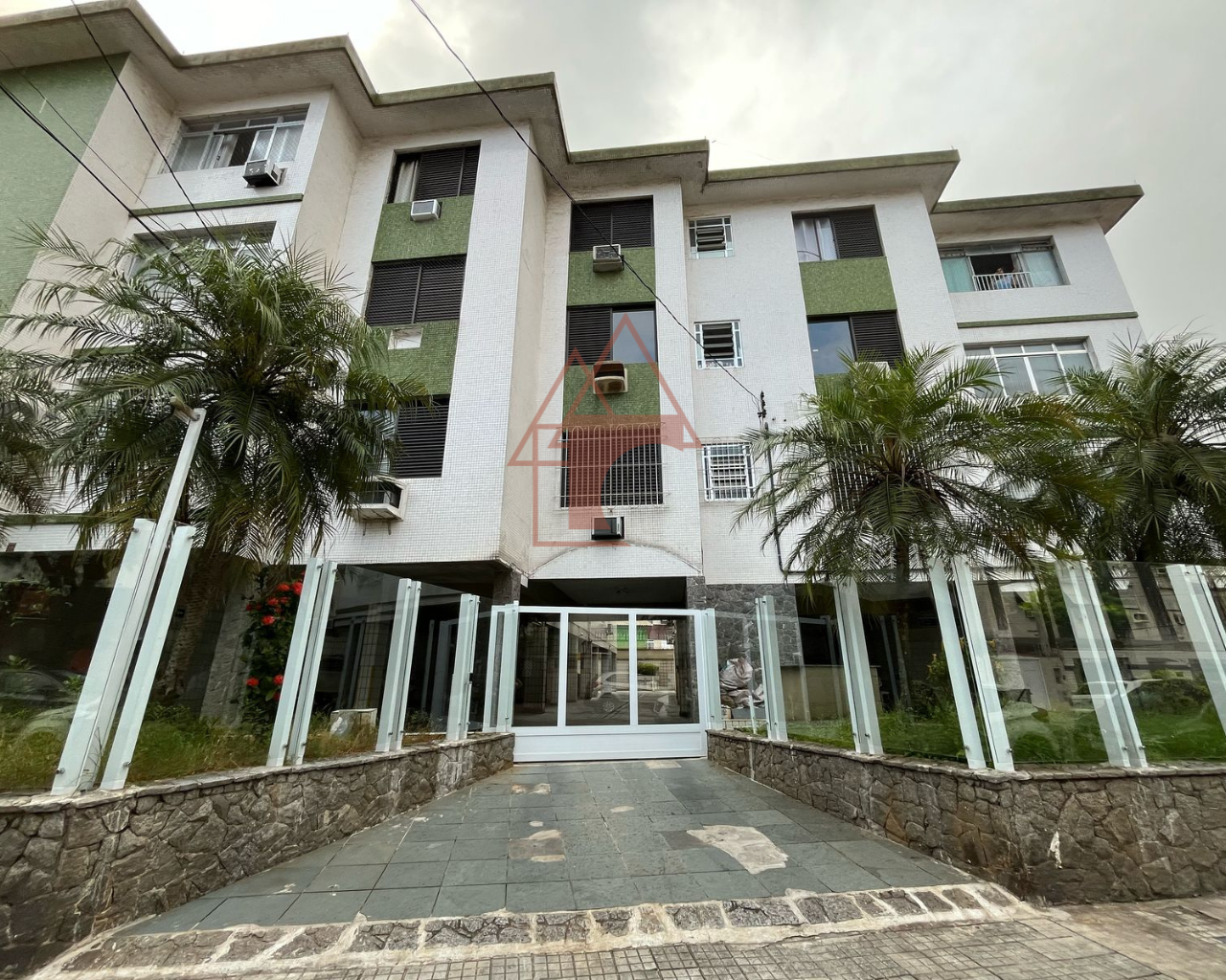 Imagem Apartamento com 2 Quartos à Venda, 98 m² em Encruzilhada - Santos