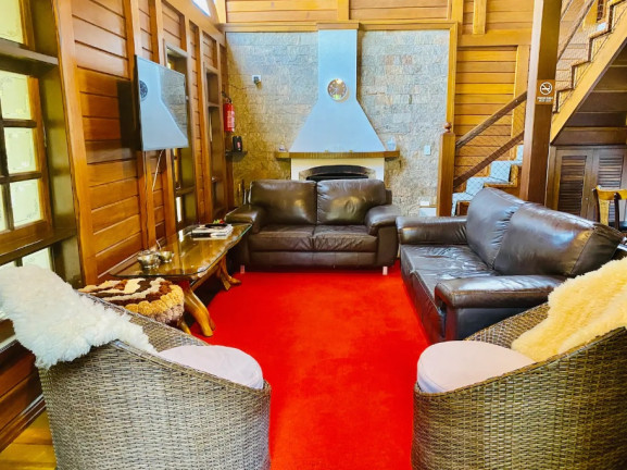 Imagem Casa com 3 Quartos à Venda, 1.000 m² em Capivari - Campos do Jordão Imagem Casa com 3 Quartos à Venda, 1.000 m² em Capivari - Campos do Jordão