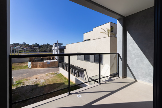 Imagem Sobrado com 3 Quartos à Venda, 300 m² em Santa Cândida - Curitiba Imagem Sobrado com 3 Quartos à Venda, 300 m² em Santa Cândida - Curitiba