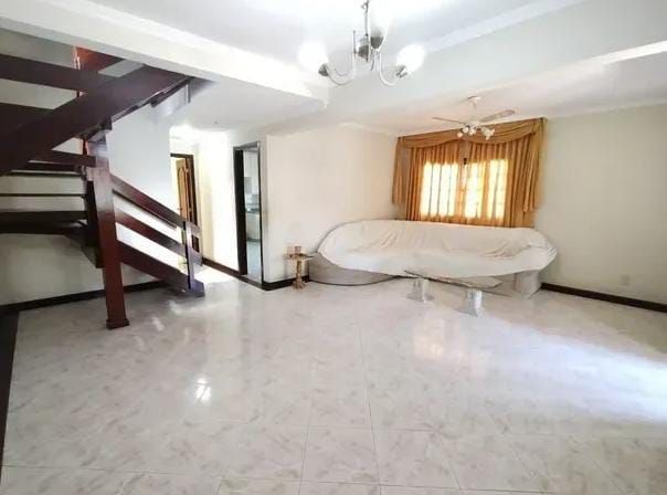 Imagem Casa com 3 Quartos à Venda, 360 m²em Piratininga - Niterói Imagem Casa com 3 Quartos à Venda, 360 m²em Piratininga - Niterói