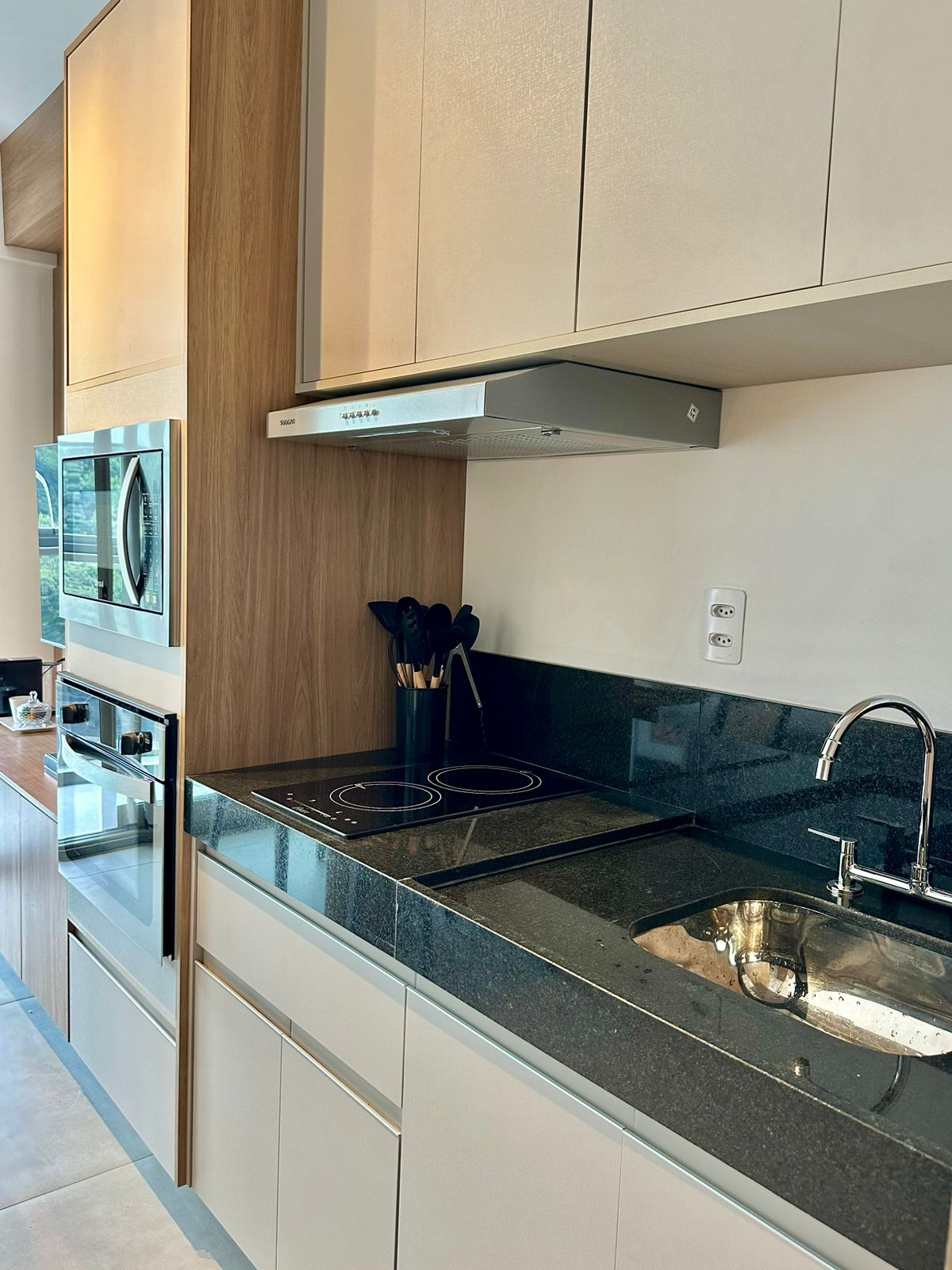Imagem Apartamento com 1 Quarto para Alugar, 27 m²em Cerqueira César - São Paulo