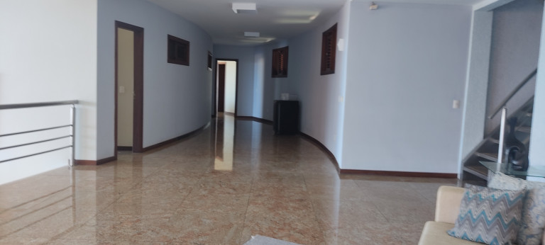 Imagem Sobrado com 5 Quartos à Venda, 999 m² em De Lourdes - Fortaleza