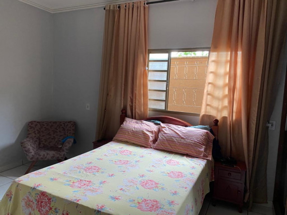 Imagem Casa com 3 Quartos à Venda, 210 m² em Parque Flamboyant - Goiânia Imagem Casa com 3 Quartos à Venda, 210 m² em Parque Flamboyant - Goiânia