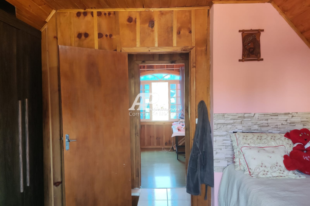 Imagem Casa com 6 Quartos à Venda, 250 m²em Cará-cará - Ponta Grossa Imagem Casa com 6 Quartos à Venda, 250 m²em Cará-cará - Ponta Grossa