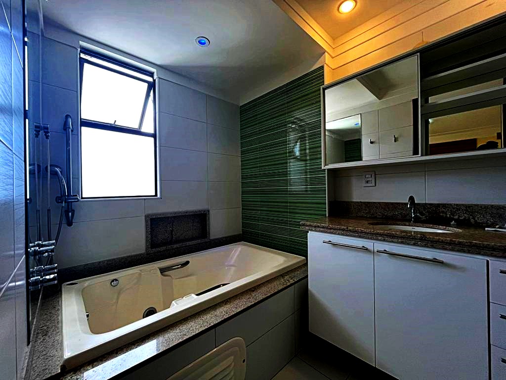 Imagem Apartamento com 4 Quartos à Venda, 266 m²em Nazaré - Belém