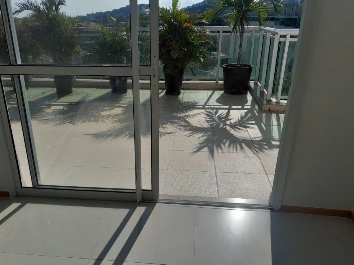 Imagem Cobertura com 3 Quartos à Venda, 210 m²em Camboinhas - Niterói Imagem Cobertura com 3 Quartos à Venda, 210 m²em Camboinhas - Niterói