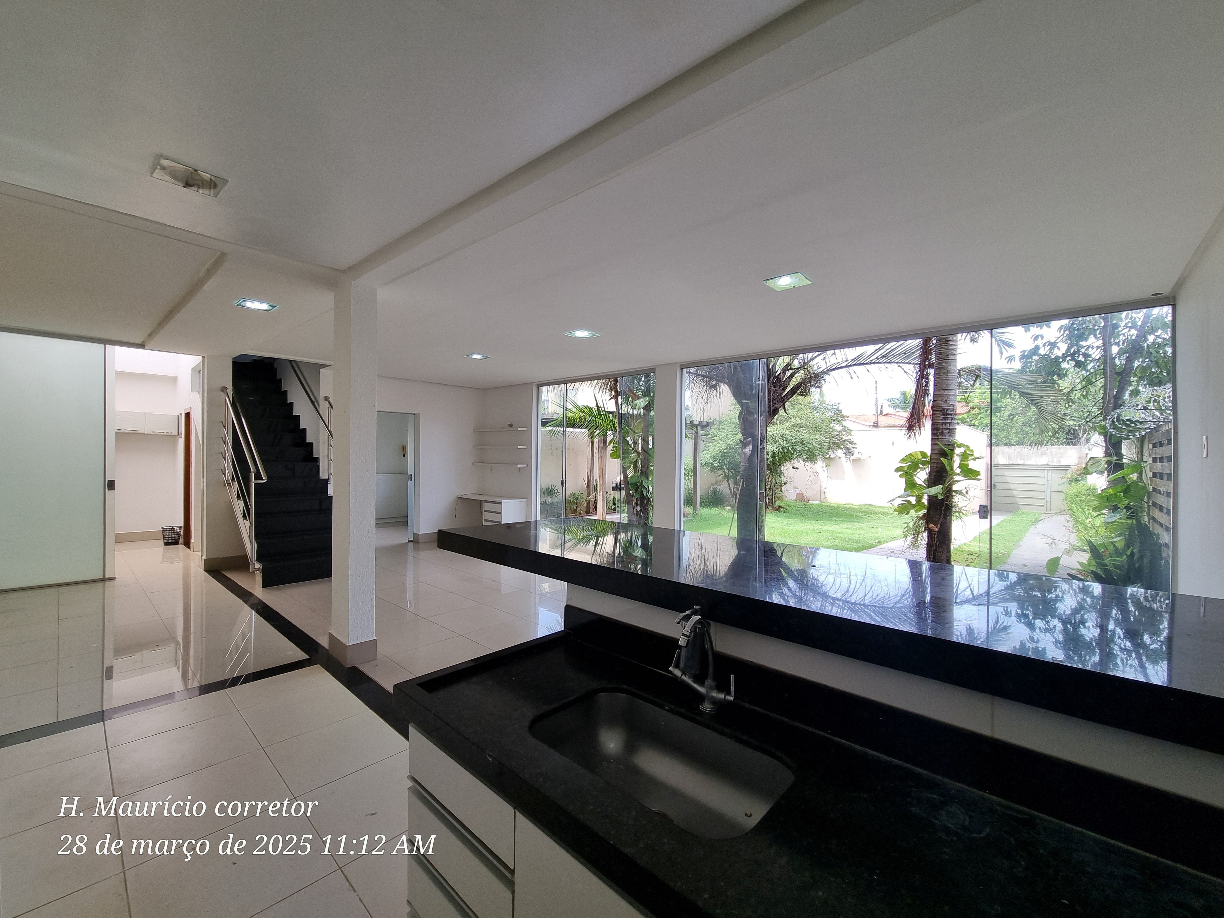 Imagem Sobrado com 3 Quartos à Venda, 165 m² em Setor Jaó - Goiânia Imagem Sobrado com 3 Quartos à Venda, 165 m² em Setor Jaó - Goiânia