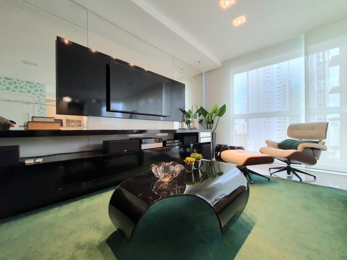 Imagem Apartamento com 3 Quartos à Venda, 135 m²em Centro - Balneário Camboriú Imagem Apartamento com 3 Quartos à Venda, 135 m²em Centro - Balneário Camboriú
