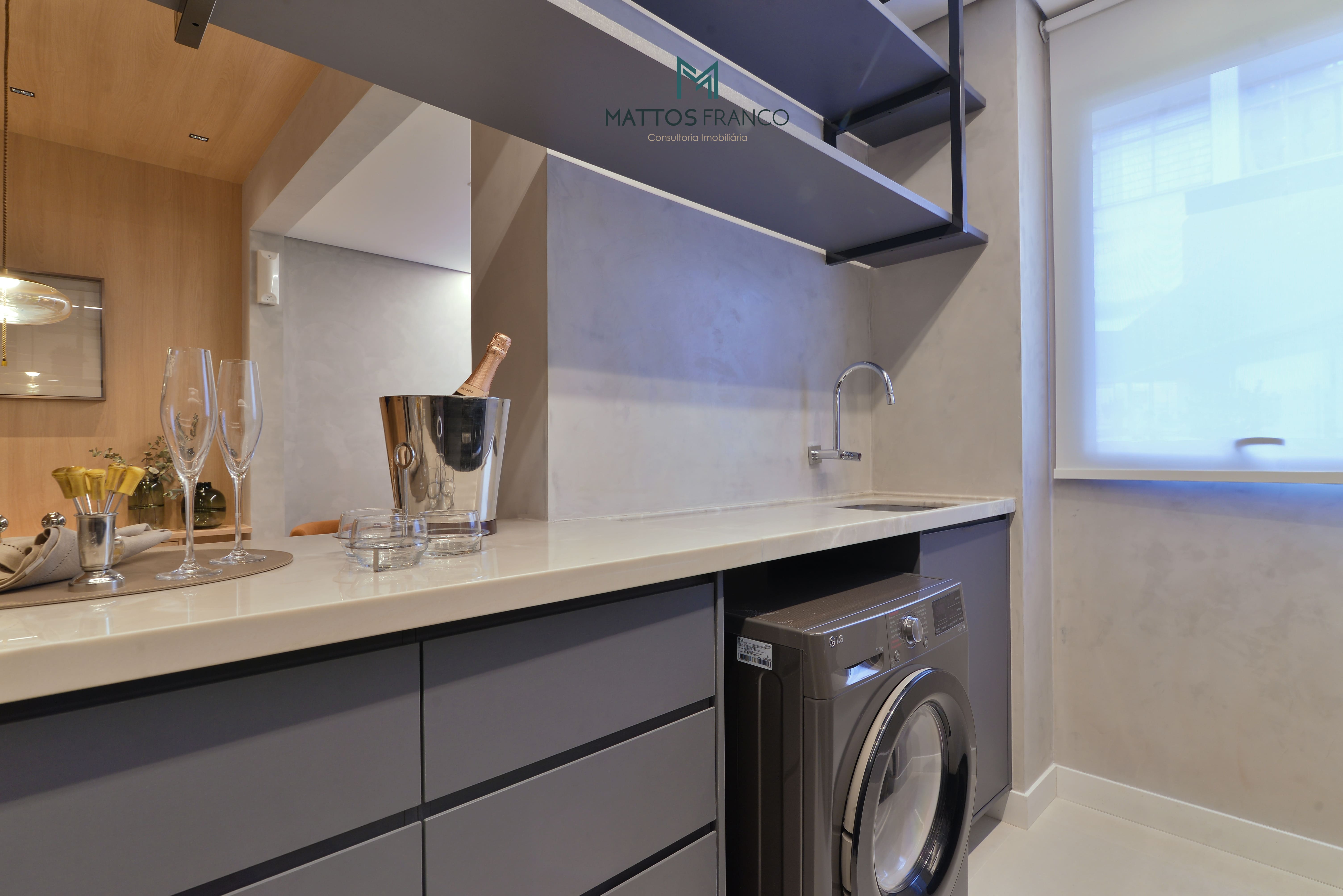 Imagem Apartamento com 2 Quartos à Venda, 71 m²em Savassi - Belo Horizonte