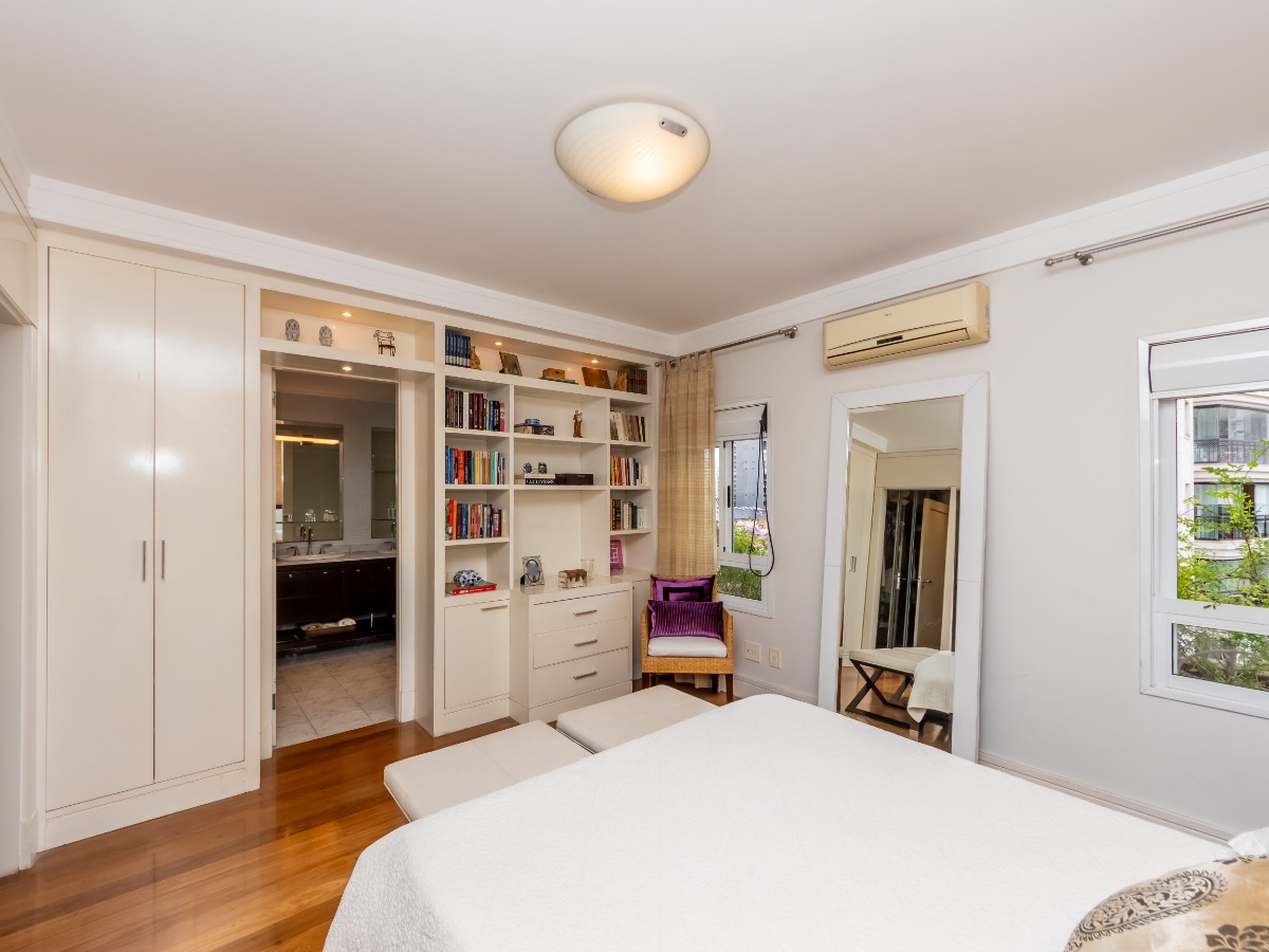 Imagem Apartamento com 3 Quartos à Venda, 243 m² em Vila Uberabinha - São Paulo