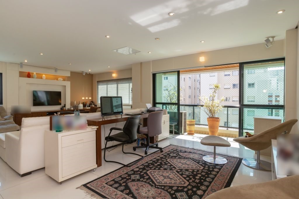 Apartamento com 4 Quartos à Venda, 235 m²em Aclimação - São Paulo