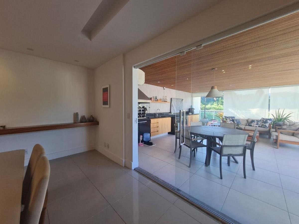 Imagem Apartamento com 4 Quartos à Venda, 263 m²em Camboinhas - Niterói Imagem Apartamento com 4 Quartos à Venda, 263 m²em Camboinhas - Niterói