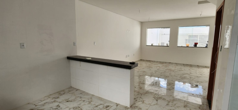 Imagem Casa com 4 Quartos à Venda, 98 m² em Centro - Xangri-Lá Imagem Casa com 4 Quartos à Venda, 98 m² em Centro - Xangri-Lá