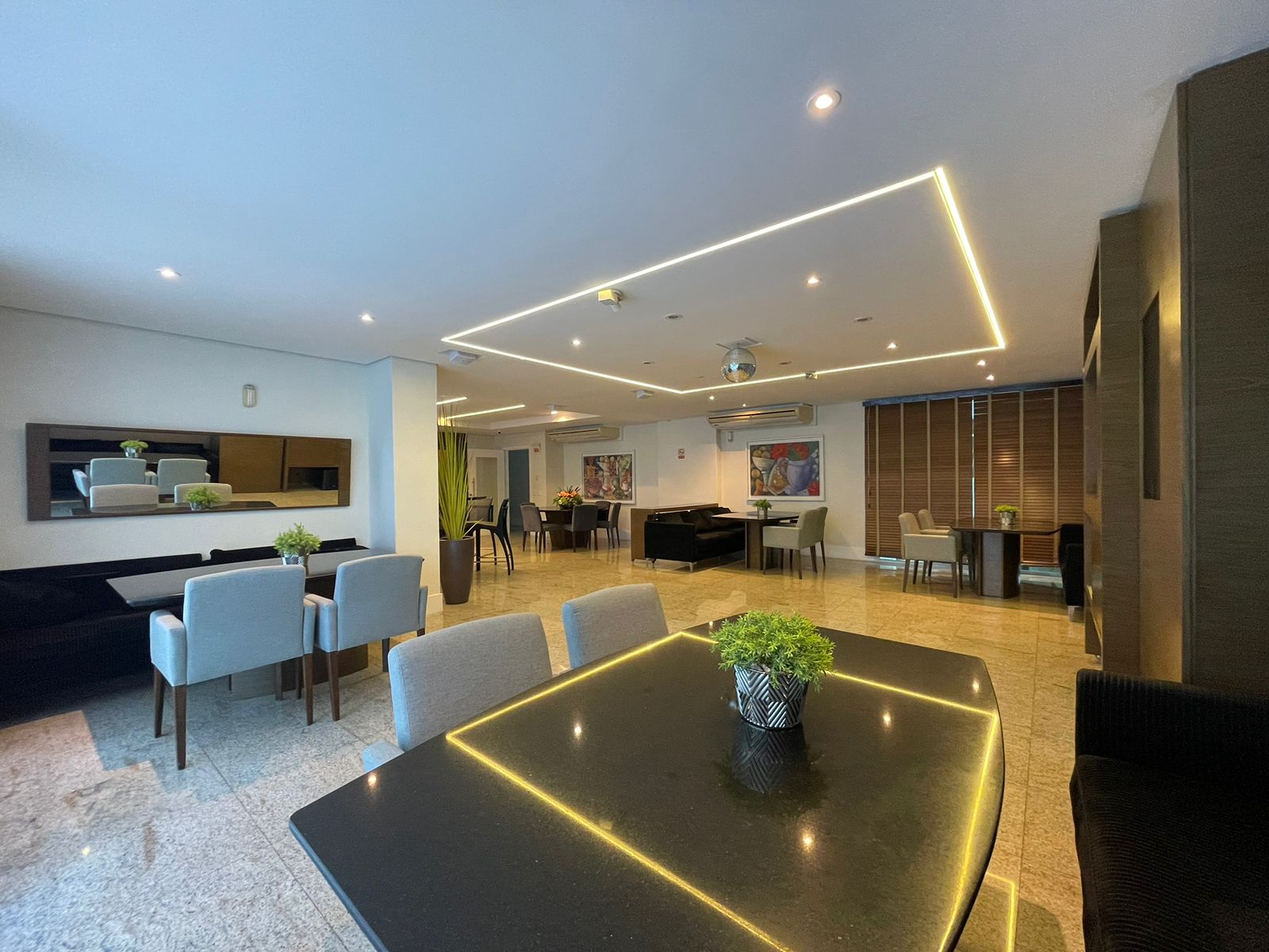 Imagem Apartamento com 3 Quartos à Venda, 12 m²em Centro - Florianópolis