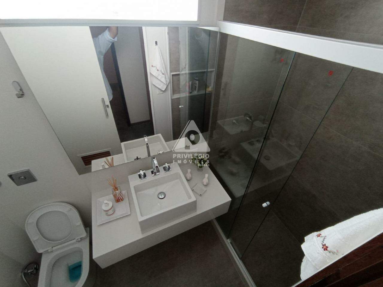 Imagem Apartamento com 3 Quartos à Venda, 195 m²em Copacabana - Rio de Janeiro