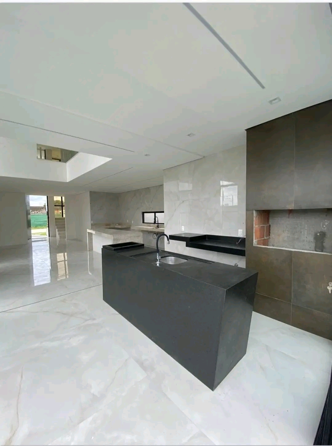 Imagem Casa de Condomínio com 4 Quartos à Venda, 250 m²em Cidade Alphaville  - Eusébio