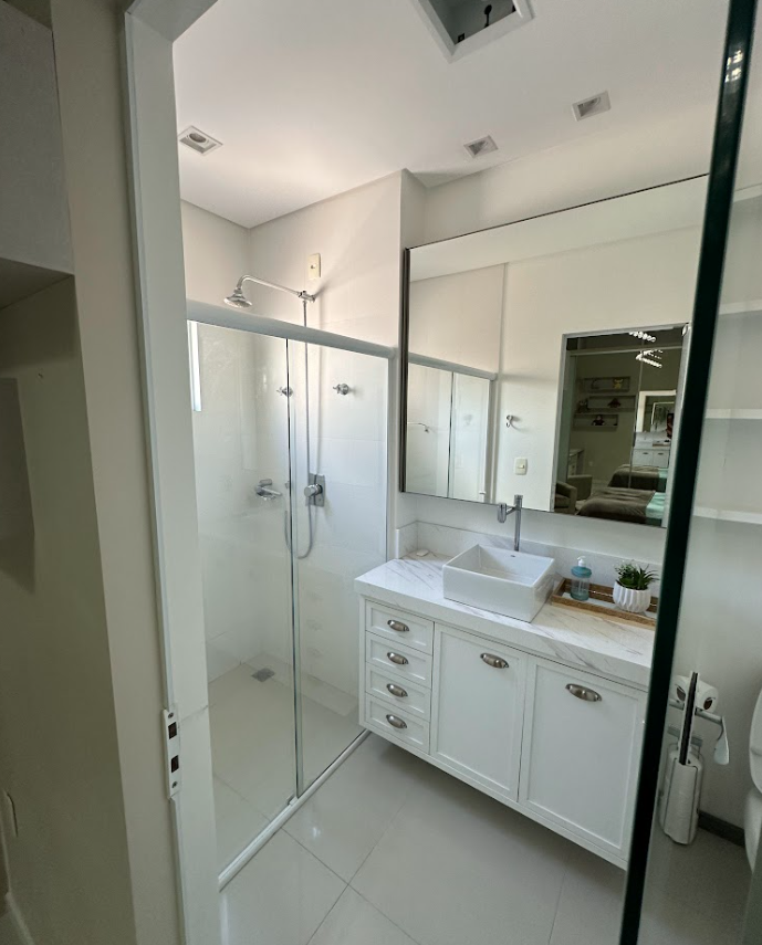 Imagem Apartamento com 4 Quartos à Venda, 237 m²em Meia Praia - Itapema Imagem Apartamento com 4 Quartos à Venda, 237 m²em Meia Praia - Itapema