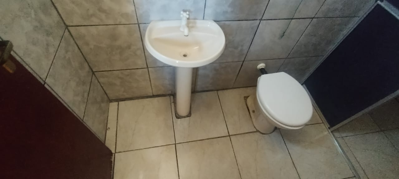 Imagem Casa com 3 Quartos à Venda, 70 m² em Santa Efigênia - Caldas Novas