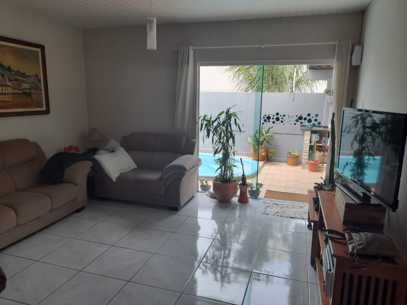 Casa com 3 Quartos à Venda, 140 m² em Bom Retiro - Matinhos