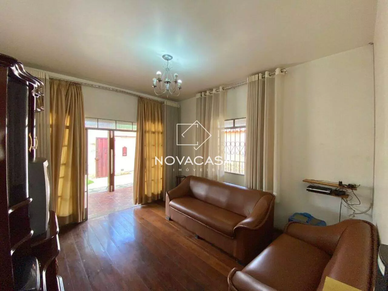 Imagem Casa com 3 Quartos à Venda, 147 m² em Heliópolis - Belo Horizonte Imagem Casa com 3 Quartos à Venda, 147 m² em Heliópolis - Belo Horizonte