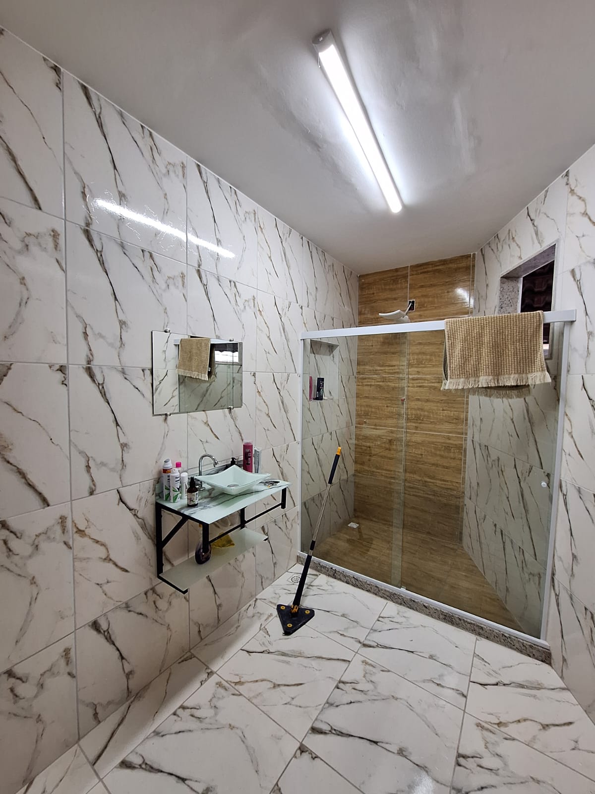 Imagem Casa com 3 Quartos à Venda, 300 m² em Bangu - Rio de Janeiro Imagem Casa com 3 Quartos à Venda, 300 m² em Bangu - Rio de Janeiro