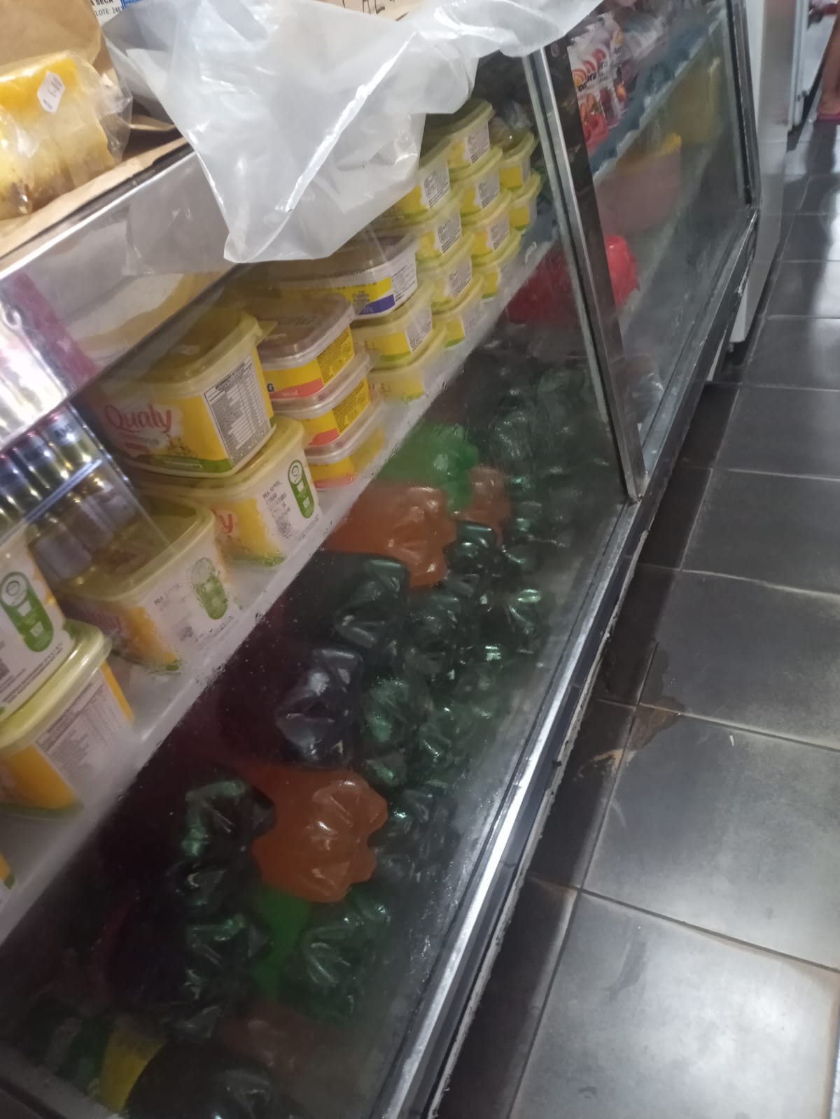 Galpão à Venda ou Locação, 100 m²em Jardim Santa Cecília - Guarulhos