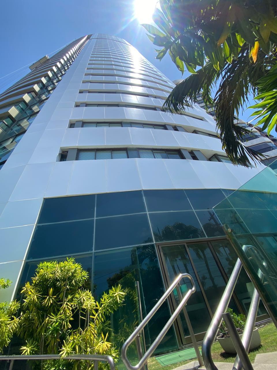 Foto do imóvel Apartamento com 4 Quartos à Venda, 204 m² em Pina - Recife