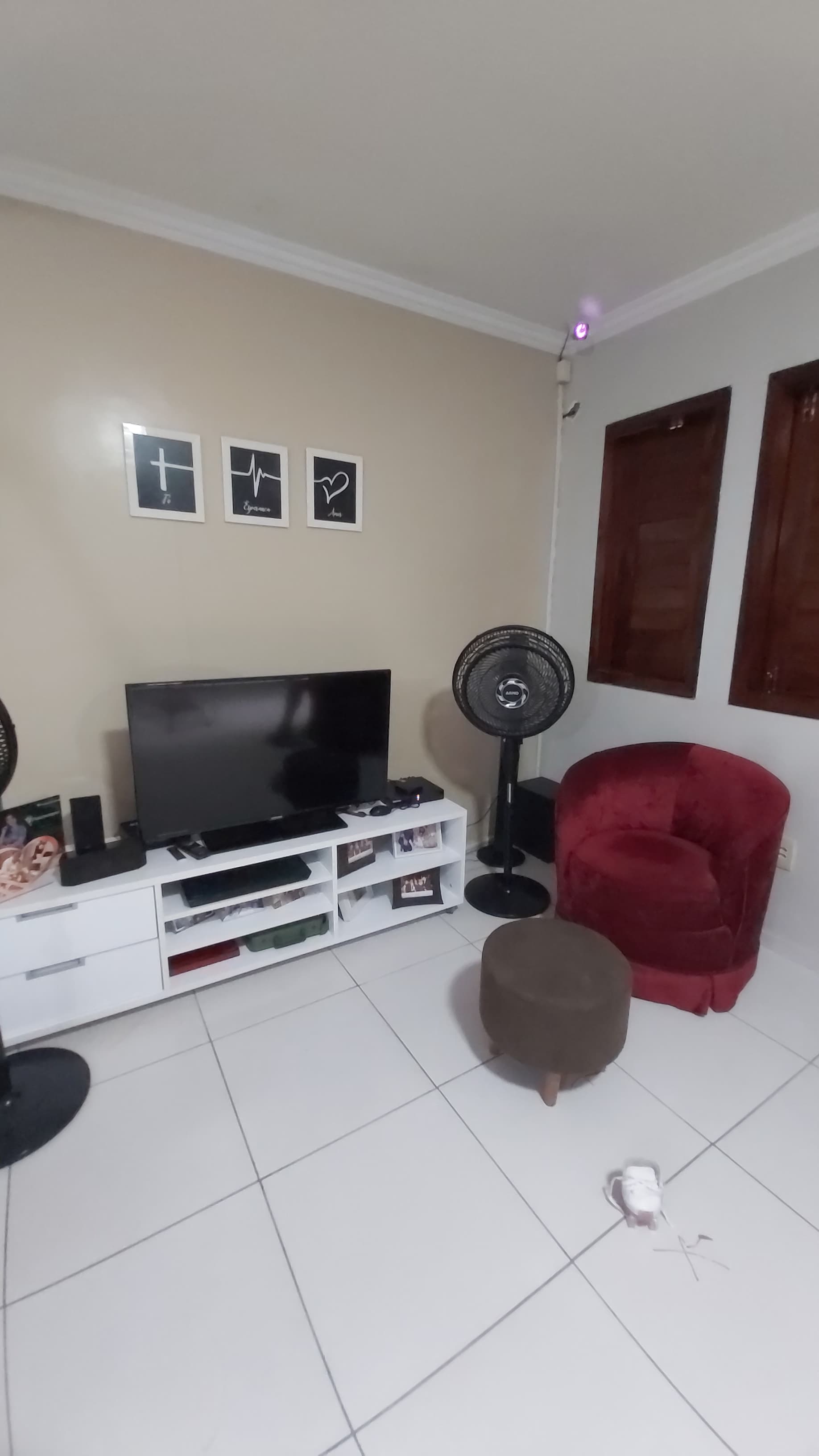 Imagem Casa com 3 Quartos à Venda, 180 m² em Cidade dos Funcionários - Fortaleza Imagem Casa com 3 Quartos à Venda, 180 m² em Cidade dos Funcionários - Fortaleza