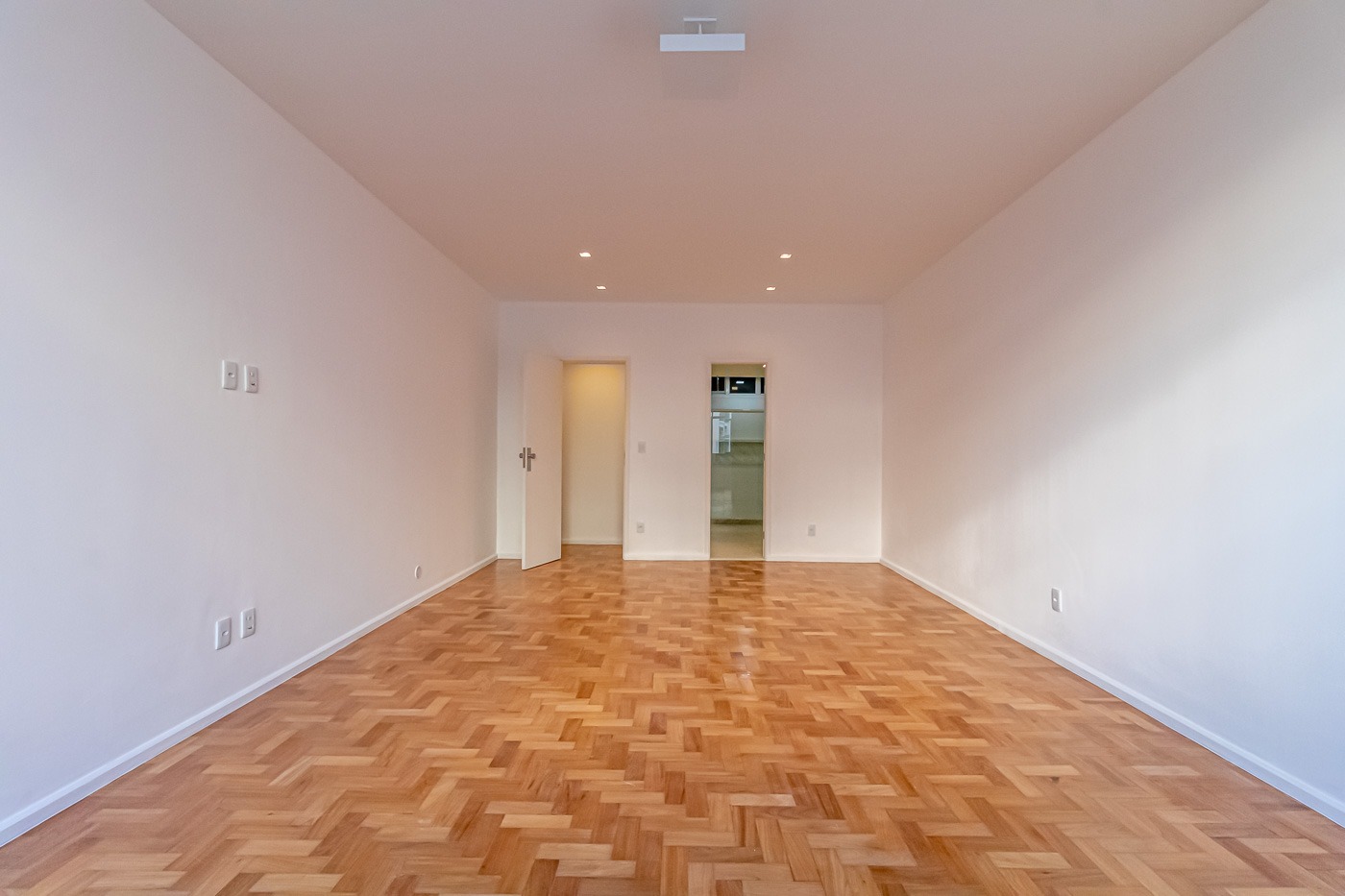 Imagem Apartamento com 4 Quartos à Venda ou Temporada, 330 m²em Copacabana - Rio de Janeiro Imagem Apartamento com 4 Quartos à Venda ou Temporada, 330 m²em Copacabana - Rio de Janeiro