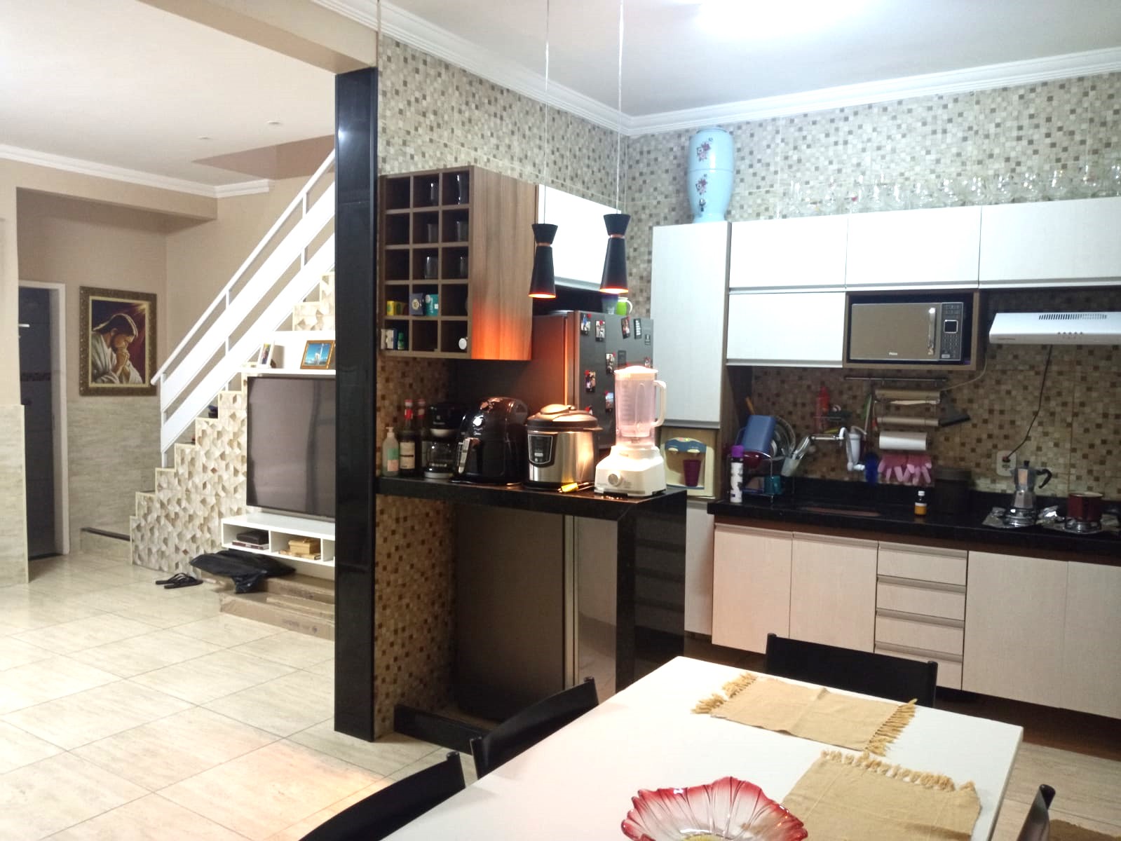 Imagem Casa com 3 Quartos à Venda, 200 m²em siqueira - fortaleza Imagem Casa com 3 Quartos à Venda, 200 m²em siqueira - fortaleza