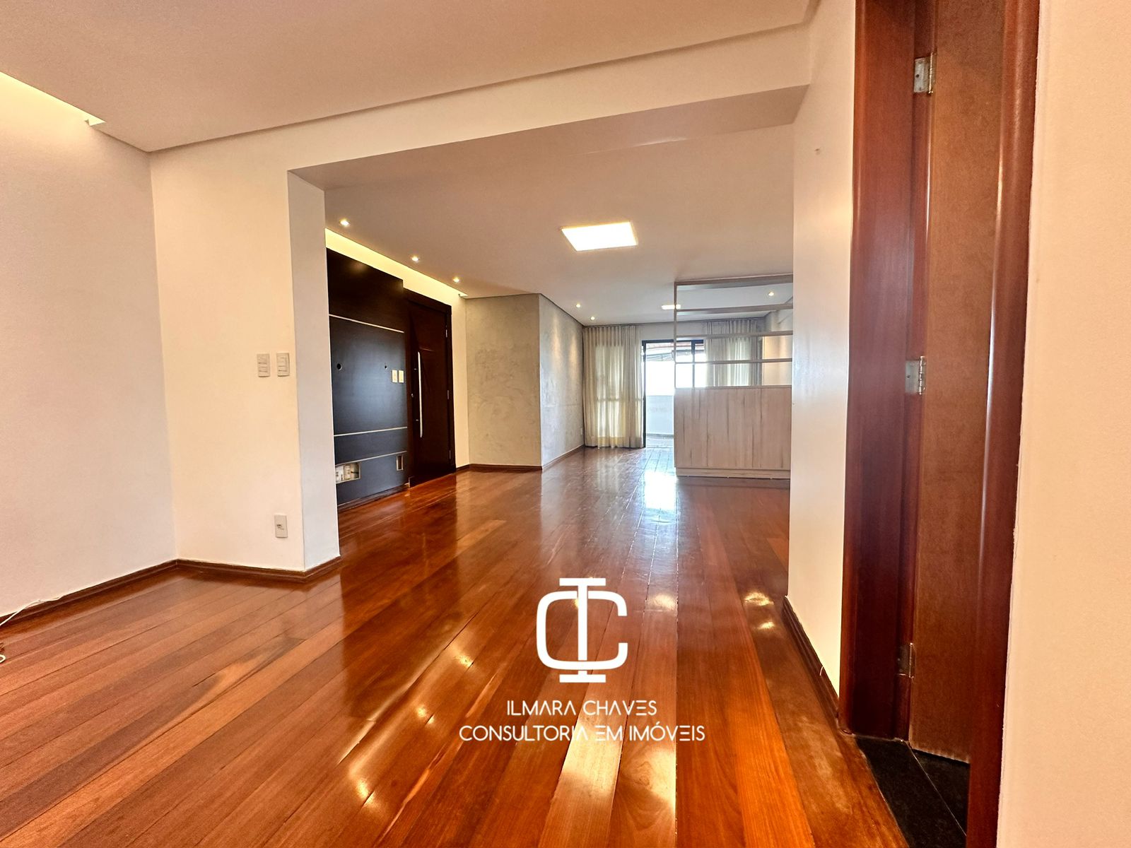 Imagem Apartamento com 3 Quartos à Venda, 178 m²em Setor Oeste - Goiânia Imagem Apartamento com 3 Quartos à Venda, 178 m²em Setor Oeste - Goiânia