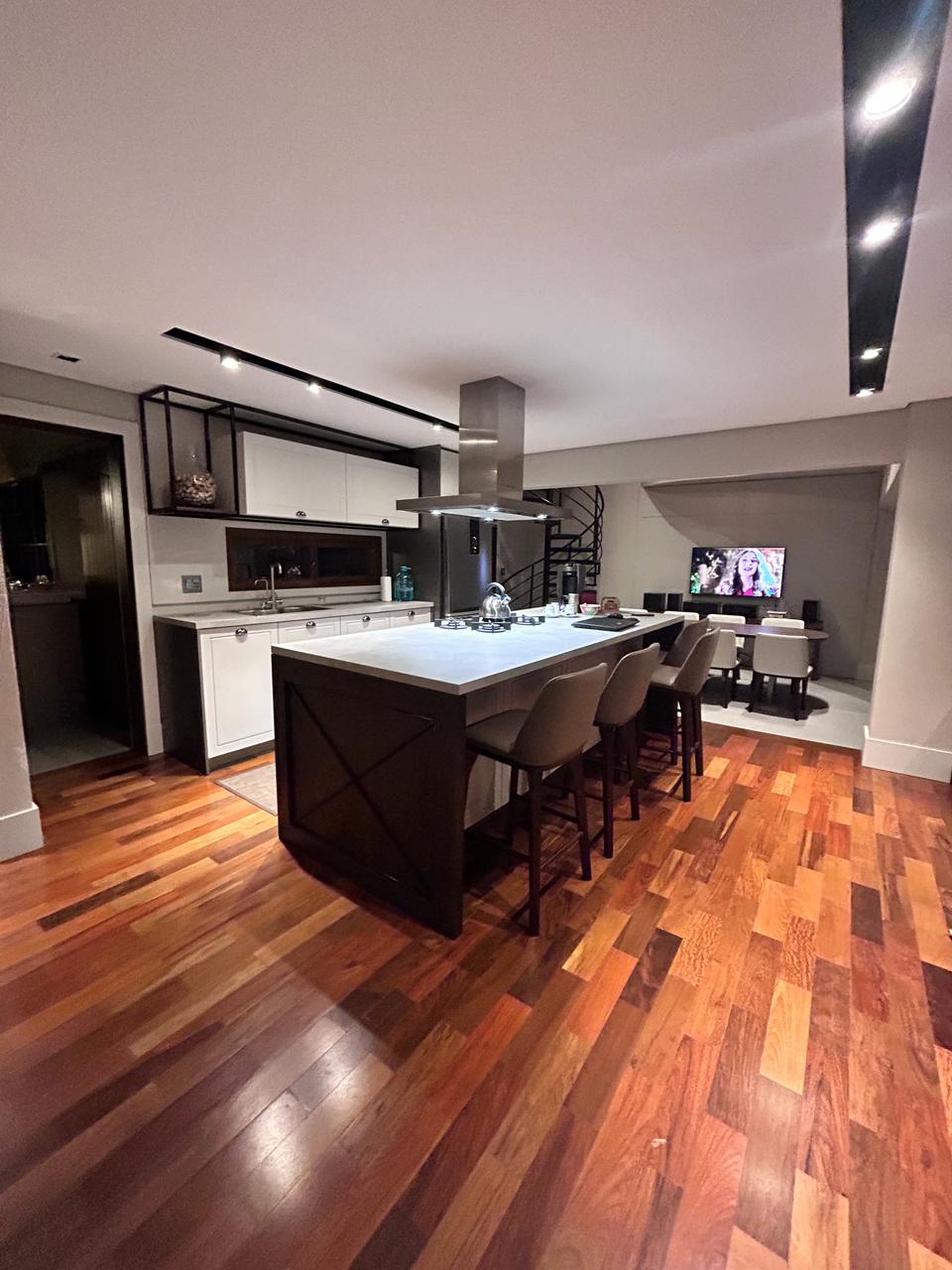 Imagem Casa com 3 Quartos à Venda, 258 m² em Butiatuvinha - Curitiba Imagem Casa com 3 Quartos à Venda, 258 m² em Butiatuvinha - Curitiba