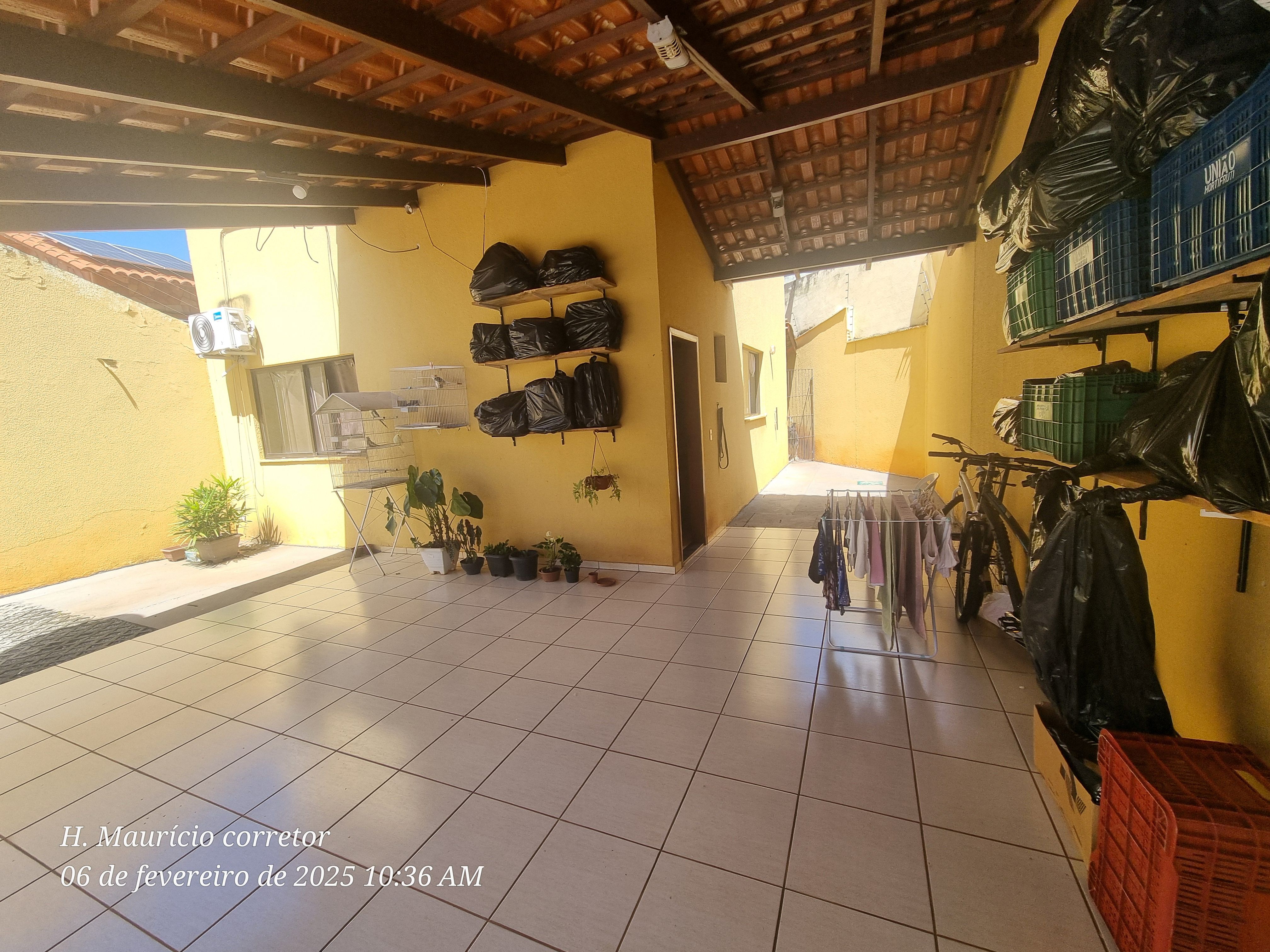 Imagem Sobrado com 3 Quartos à Venda, 151 m² em Santa Genoveva - Goiânia Imagem Sobrado com 3 Quartos à Venda, 151 m² em Santa Genoveva - Goiânia