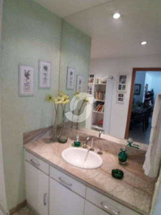 Imagem Apartamento com 4 Quartos à Venda, 222 m² em Icaraí - Niterói