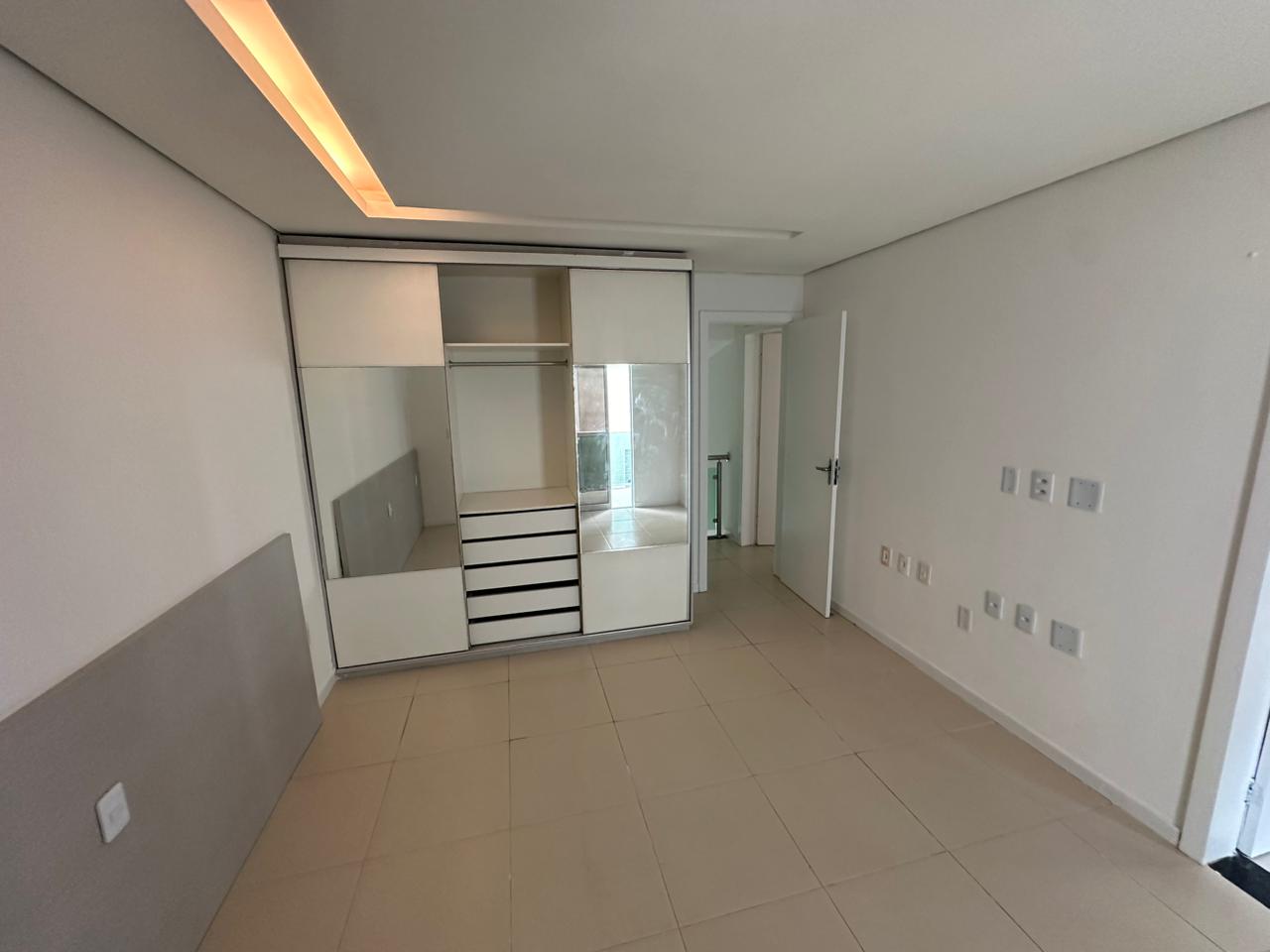 Imagem Casa de Condomínio com 4 Quartos à Venda, 353 m²em Pires Façanha - Eusébio